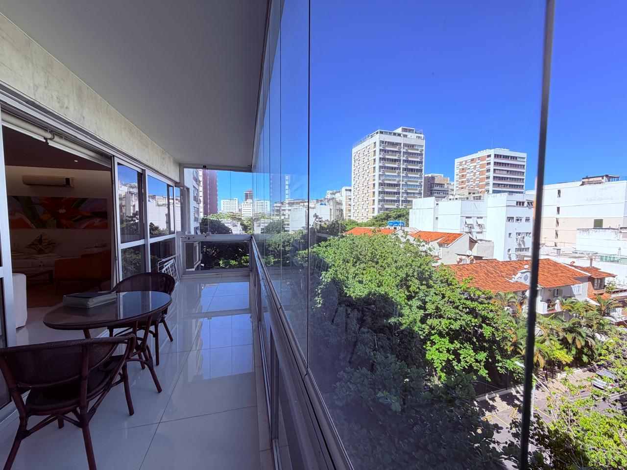 Apartamento mobiliado na General San Martin 12
