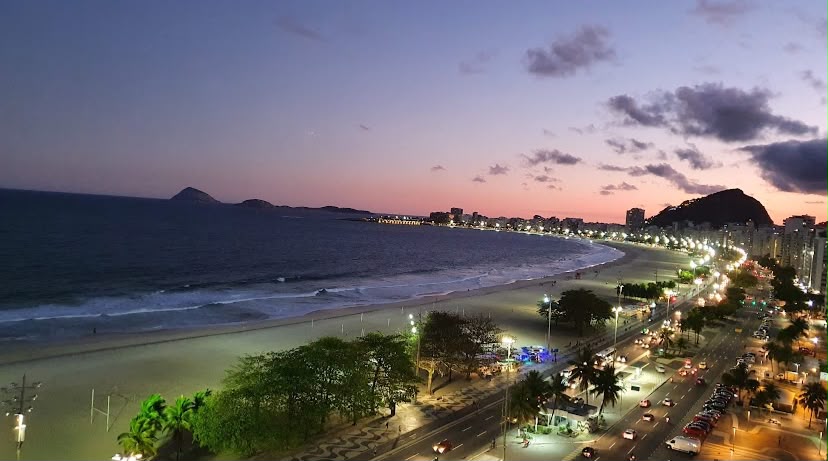 Copacabana | Cobertura Frontal Mar no Posto 2 6