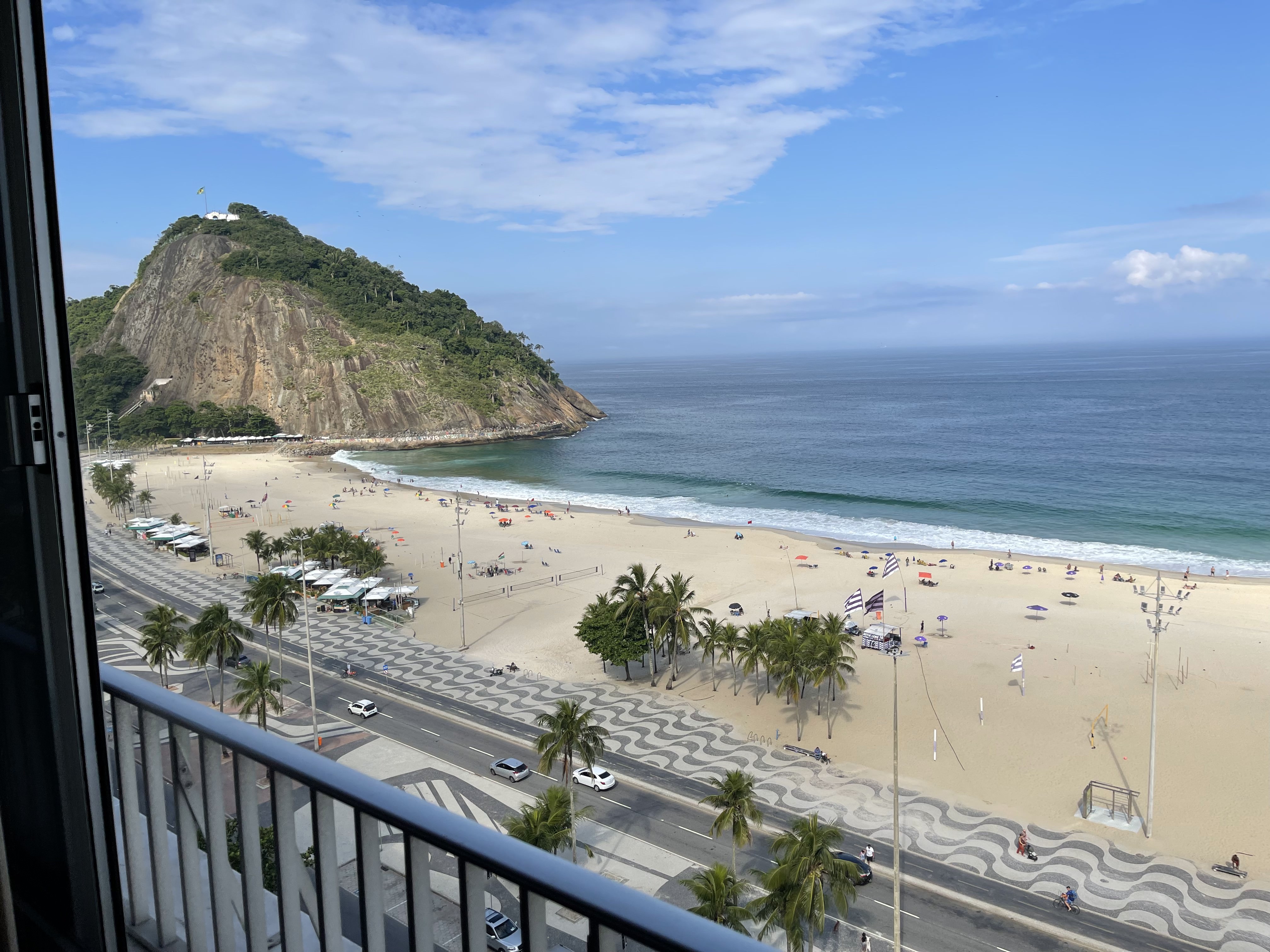 Apartamento alto padrão em frente à Praia do Leme 3