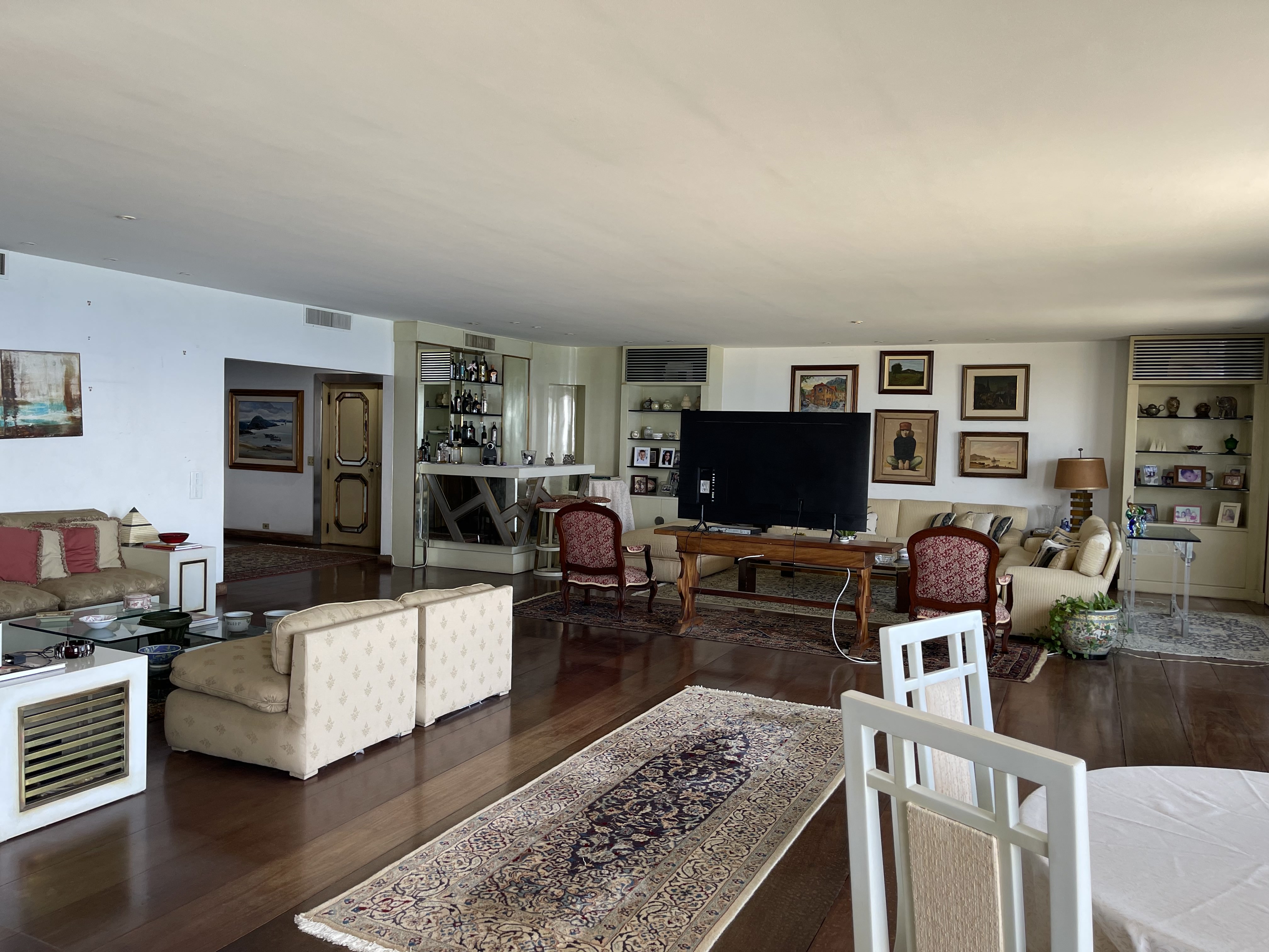 Apartamento alto padrão em frente à Praia do Leme 8